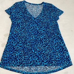 Lily Pulitzer size small shirt, fit’s more like medium in my opinion